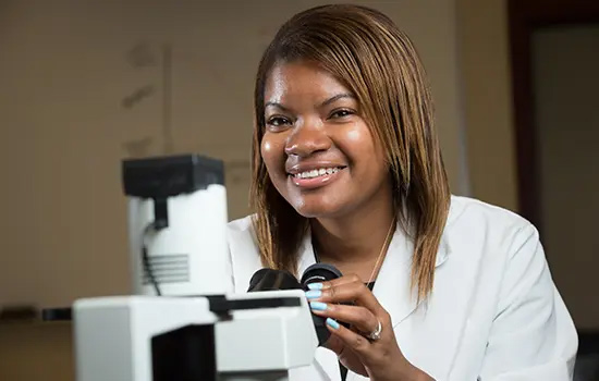 picture of Tanesha Norris in the lab